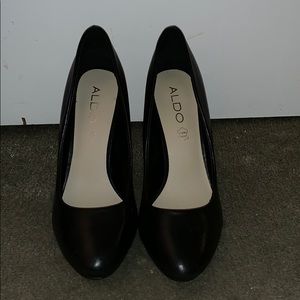 Black leather pumps BRAND NEW never worn